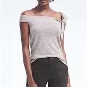 Banana Republic off the shoulder tie, sweater, size small, gray.